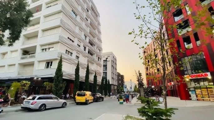 Tirane, jepet me qera zyre Kati 3, 100 m² 600 € (RRUGA E ELBASANIT)