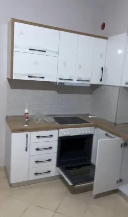 Tirane, jepet me qera apartament 1+1+Ballkon Kati 3, 70 m²320 € (Astir te 2 palmat)