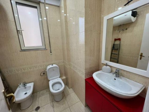 Tirane, jepet me qera apartament 1+1+BLK Kati 9, 76 m² 600 Euro (Selvia)