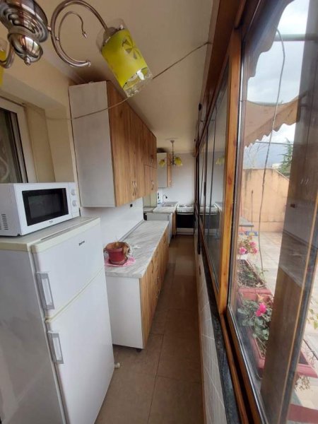 Tirane, shes apartament 2+1 Kati 3, 99 m² 140.000 Euro (Rruga Elbasanit)