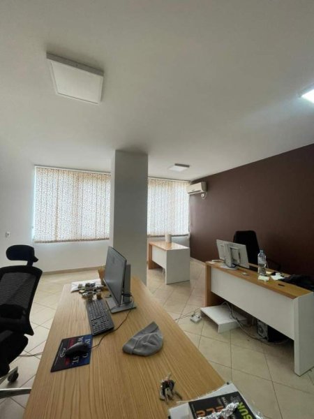 Tirane, jepet me qera zyre Kati 2, 80 m² 450 Euro (tefta tashko)