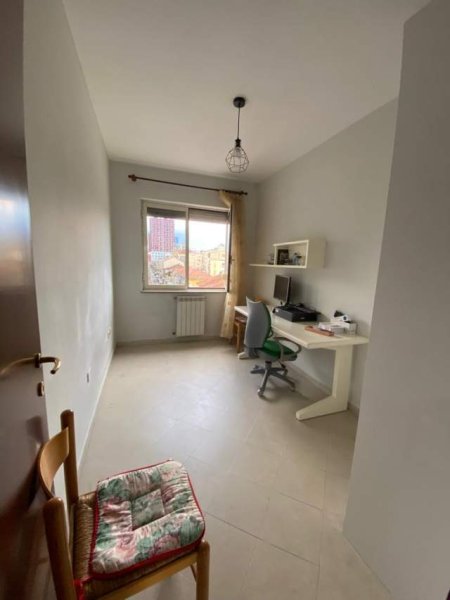 Tirane, shes apartament 4+1+A+BLK Kati 4, 100 m² 130.000 Euro (21 Dhjetori)
