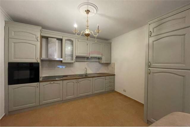 Tirane, jepet me qera apartament Kati 4, 80 m² 450 Euro (rruga faik konica)