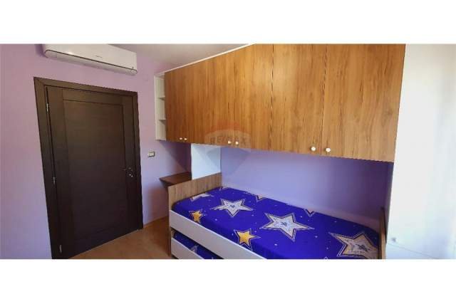 Tirane, jepet me qera apartament 2+1+A Kati 2, 95 m² 450 Euro (kopshti botanik)