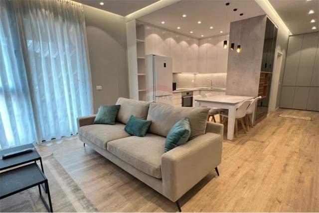 Tirane, jepet me qera 1+1+BLK Kati 4, 80 m² 800 Euro (Rruga Kosovareve)