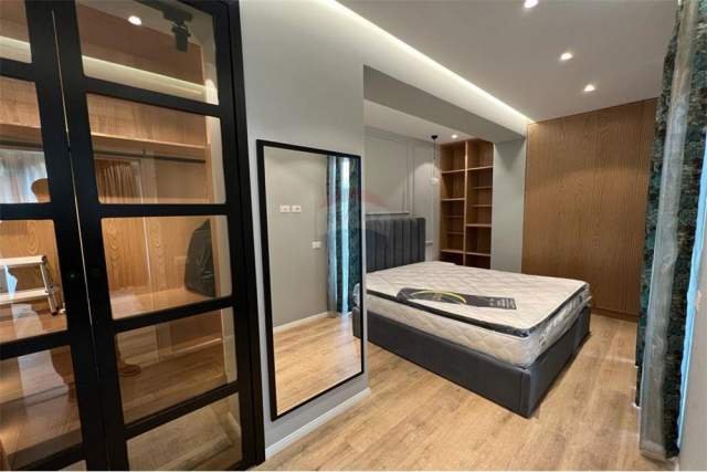 Tirane, jepet me qera 1+1+BLK Kati 4, 80 m² 800 Euro (Rruga Kosovareve)