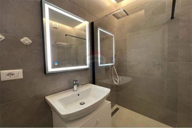 Tirane, jepet me qera 1+1+BLK Kati 4, 80 m² 800 Euro (Rruga Kosovareve)