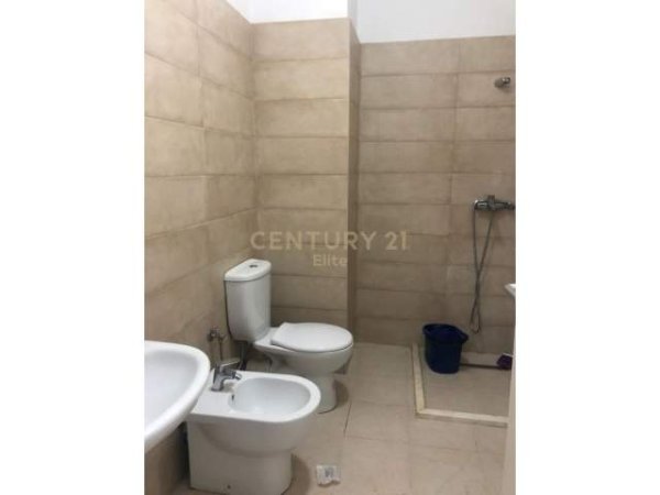 Tirane, jepet me qera apartament 1+1 Kati 3, 68 m² 350 Euro (ALI DEM)