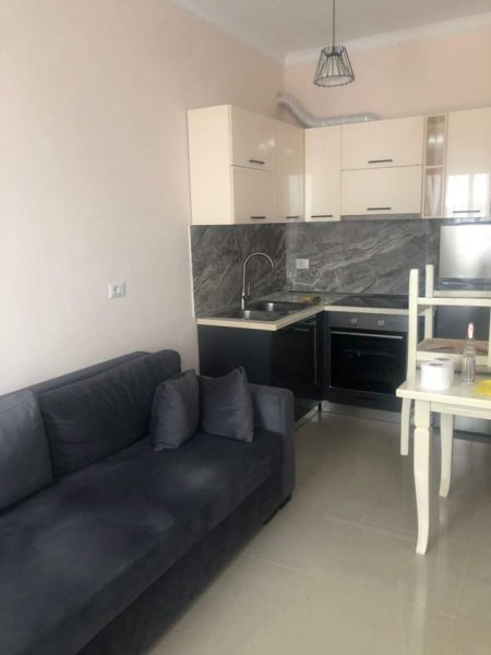 Tirane, jepet me qera apartament 1+1 Kati 5, 55 m² 300 Euro (QSUT Amerikan 2)
