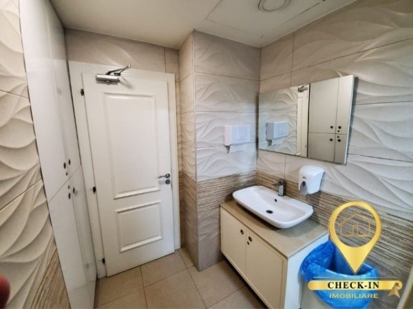 Tirane, shitet lokal Kati 0, 98 m² 299.000 Euro (Spitali Amerikan 3)