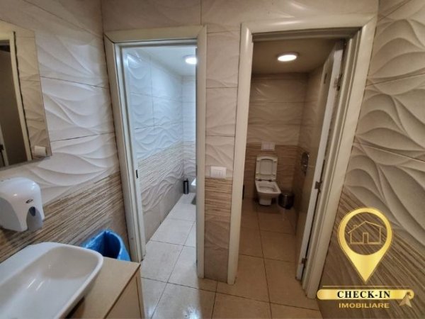 Tirane, shitet lokal Kati 0, 98 m² 299.000 Euro (Spitali Amerikan 3)
