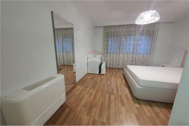 Tirane, jepet me qera apartament 172 m² 2.100 Euro (sami frasheri)