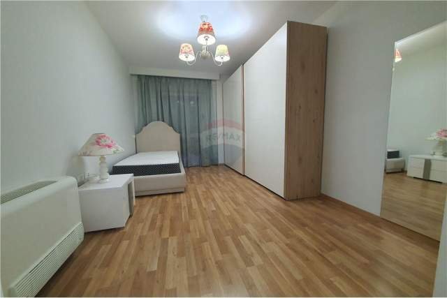 Tirane, jepet me qera apartament 172 m² 2.100 Euro (sami frasheri)