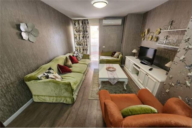 Tirane, jepet me qera apartament 68 m² 600 Euro (garda)