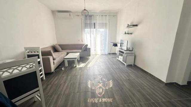 Durres, jepet me qera apartament 2+1+A+BLK Kati 3, 350 Euro (Stadiumi,Dr)