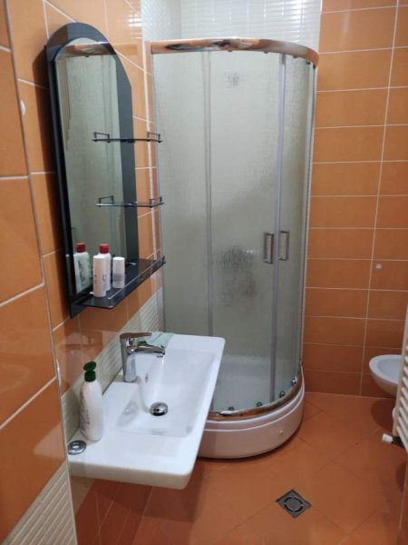 Tirane, jepet me qera apartament 2+1+A+BLK Kati 5, 80 m² 600 Euro (Tish Dahia - Kompleksi Kika 2)