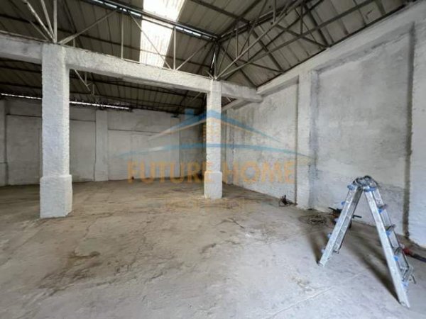 Tirane, jepet me qera magazine Kati 0, 310 m² 1.100 Euro (Selite)