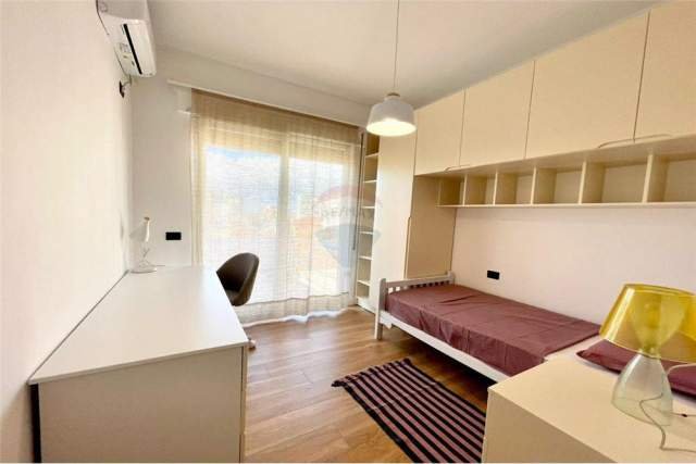 Tirane, jepet me qera apartament 2+1+BLK Kati 6, 100 m² 800 Euro (Rruga Barrikadave)