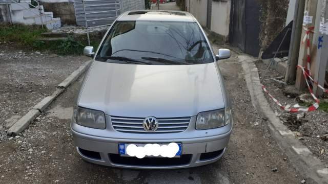 Tirane, shes makine Volkswagen POLO Viti 2001, 1.700 Euro