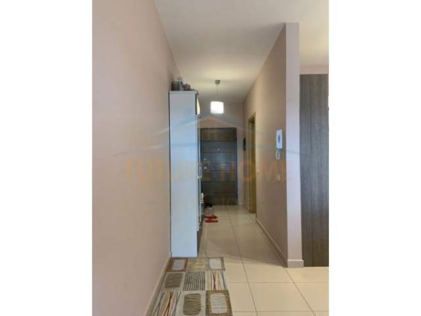 Tirane, jepet me qera apartament 2+1+BLK Kati 12, 93 m² 700 Euro (Stacioni i Trenit)