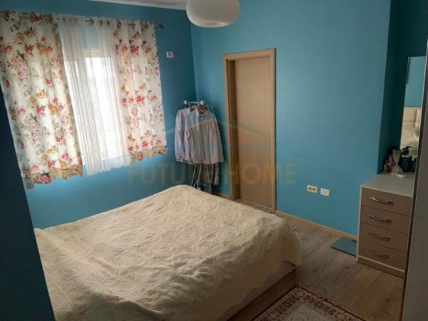 Tirane, jepet me qera apartament 2+1+BLK Kati 12, 93 m² 700 Euro (Stacioni i Trenit)