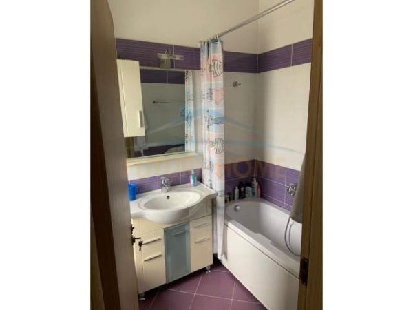 Tirane, jepet me qera apartament 2+1+BLK Kati 12, 93 m² 700 Euro (Stacioni i Trenit)