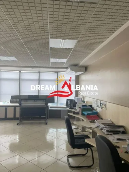 Tirane, shitet zyre Kati 4, 336 m² 403.200 Euro (Prane spitalit Hygeia ne Tirane)