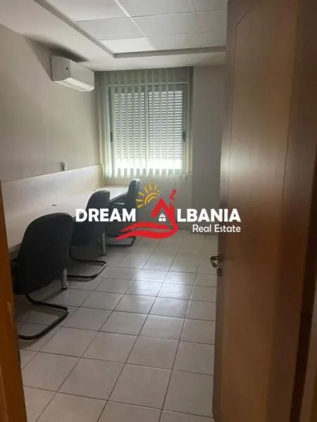 Tirane, shitet zyre Kati 4, 336 m² 403.200 Euro (Prane spitalit Hygeia ne Tirane)