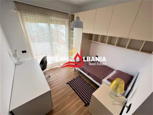 Tirane, jepet me qera apartament 2+1+BLK Kati 6, 800 Euro (Qender)