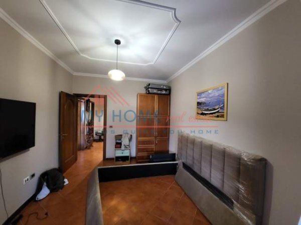 Tirane, jepet me qera apartament 2+1+BLK Kati 7, 115 m² 600 Euro (rr.Elbasanit)