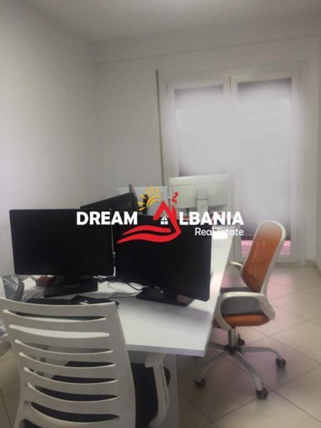 Tirane, jepet me qera zyre Kati 2, 500 Euro