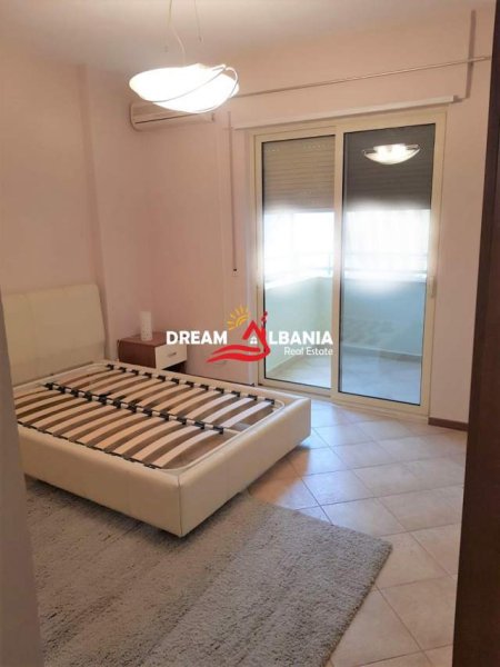 Tirane, jepet me qera apartament 2+1+A+BLK Kati 10, 120 m² 700 Euro