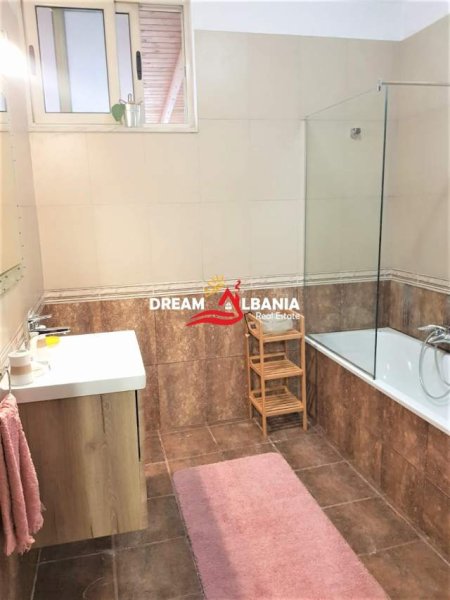 Tirane, jepet me qera apartament 2+1+A+BLK Kati 10, 120 m² 700 Euro