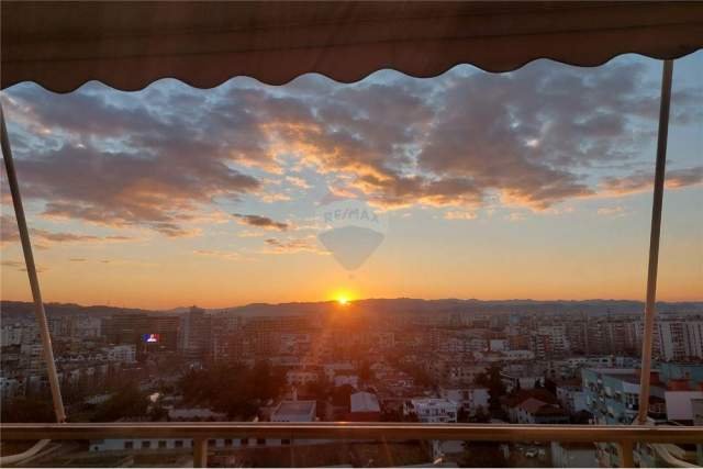 Tirane, jepet me qera apartament 2+1+BLK Kati 10, 104 m² 700 Euro (Jordan Misja)