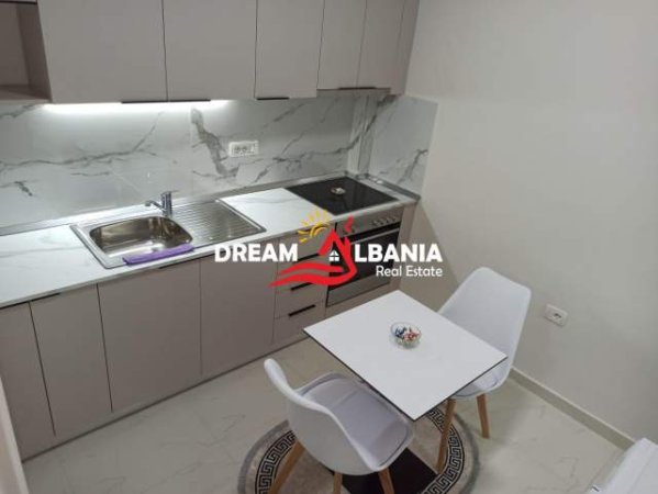 Tirane, jepet me qera apartament 1+1+BLK Kati 1, 50 m² 350 Euro (Prane shkolles se Kuqe)