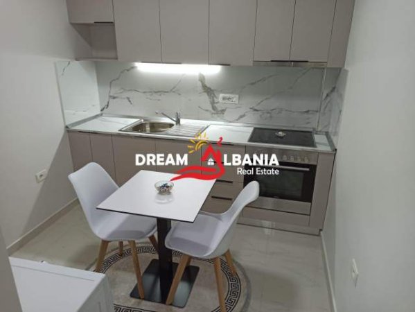 Tirane, jepet me qera apartament 1+1+BLK Kati 1, 50 m² 350 Euro (Prane shkolles se Kuqe)