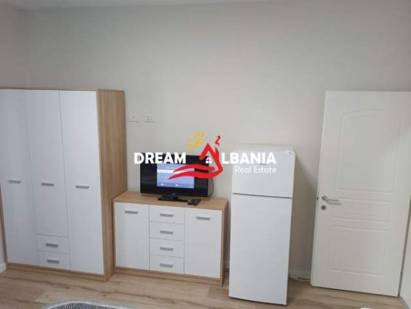 Tirane, jepet me qera apartament 1+1+BLK Kati 1, 50 m² 350 Euro (Prane shkolles se Kuqe)