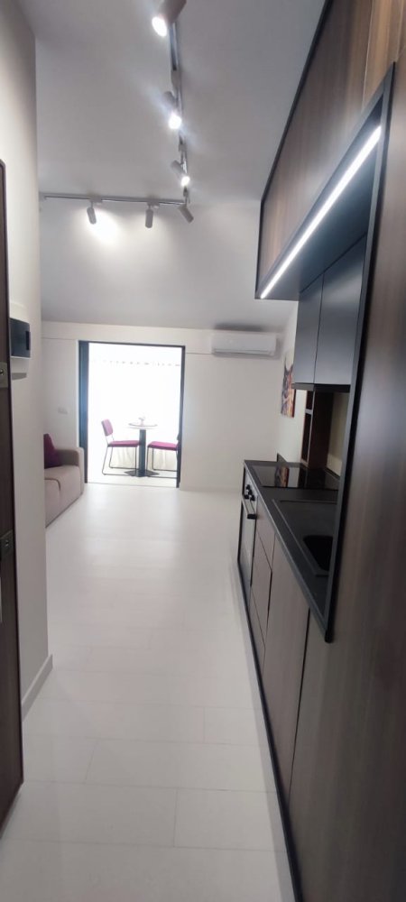 Tirane, shitet apartament 1+1+BLK Kati 8, 43 m² 63.000 Euro (21 Dhjetori)