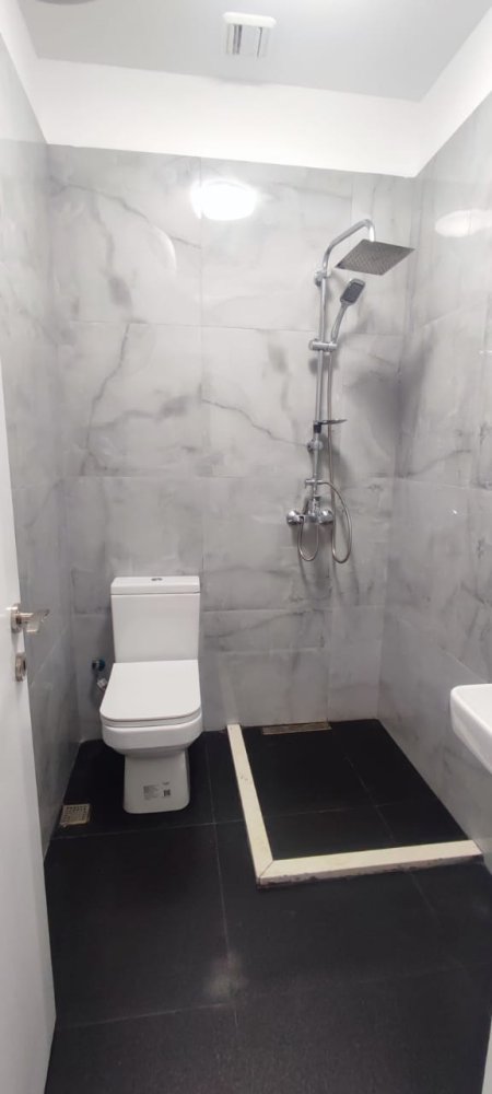 Tirane, shitet apartament 1+1+BLK Kati 8, 43 m² 63.000 Euro (21 Dhjetori)