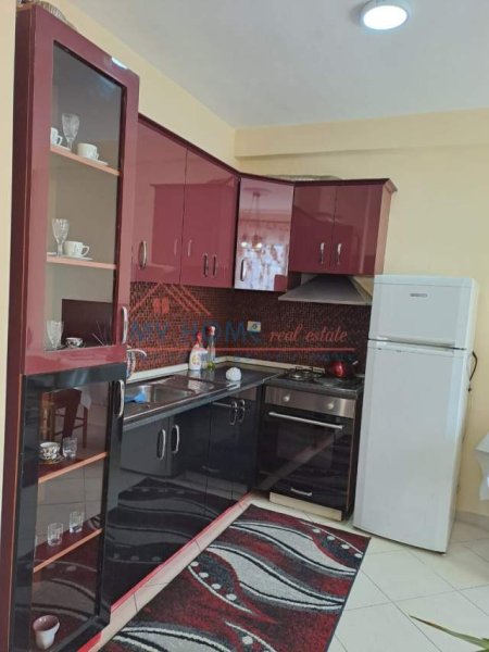 Tirane, shitet apartament 1+1+BLK Kati 8, 50 m² 58.000 Euro (kompleksi Fratari)