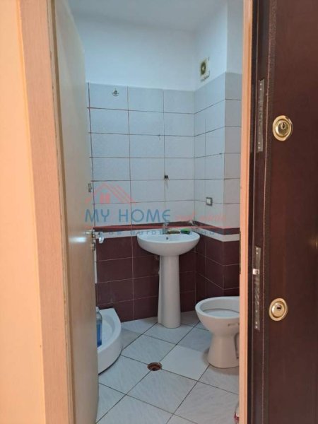 Tirane, shitet apartament 1+1+BLK Kati 8, 50 m² 58.000 Euro (kompleksi Fratari)