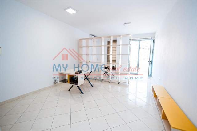 Tirane, jepet me qera zyre Kati 4, 77 m² 600 Euro (qender)