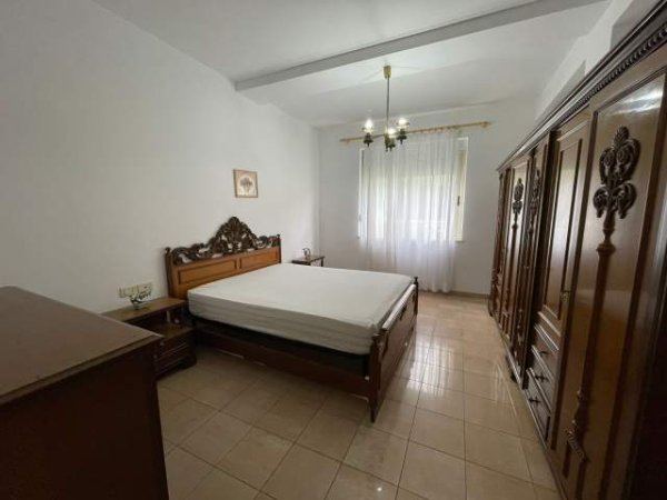 Tirane, jepet me qera apartament 3+1+BLK Kati 7, 140 m² 800 Euro (bllok)