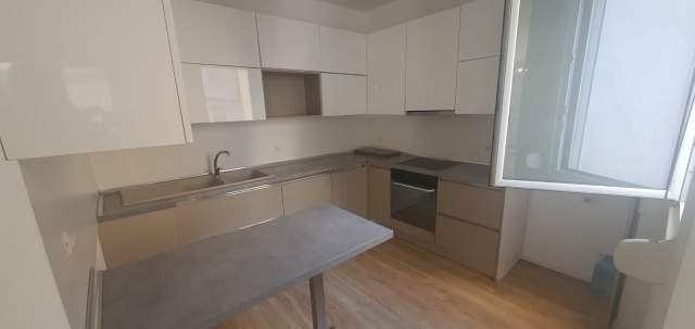 Tirane, shitet apartament 3+1 Kati 3, 167 m² 240.000 Euro (Kopshti Zoologjik)