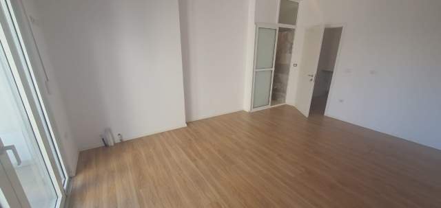 Tirane, shitet apartament 3+1 Kati 2, 167 m² 240.000 Euro (Kopshti Zoologjik)