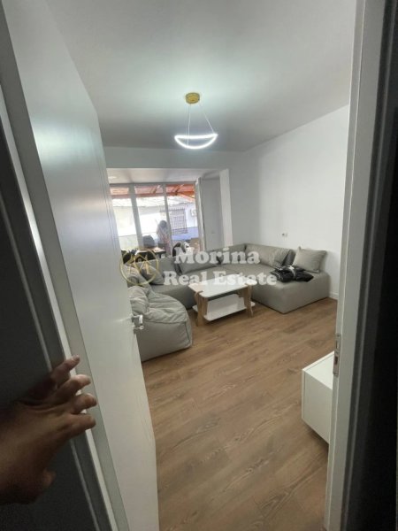 Tirane, jepet me qera apartament 2+1 Kati 1, 95 m² 700 € (Zogu i Zi)