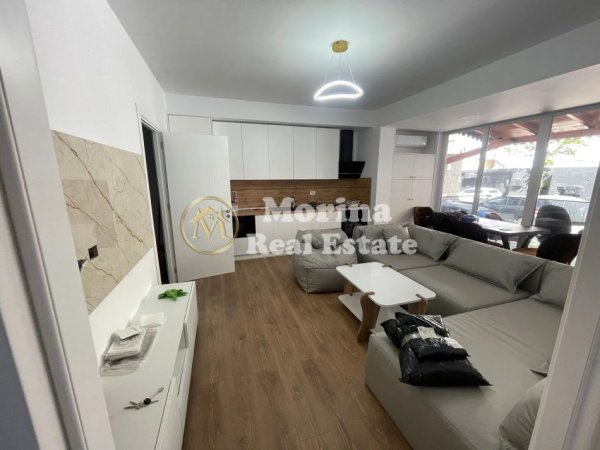 Tirane, jepet me qera apartament 2+1 Kati 1, 95 m² 700 € (Zogu i Zi)