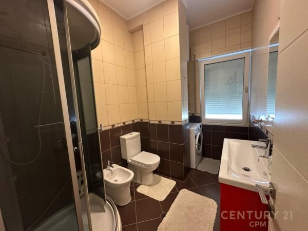 Tirane, jepet me qera apartament 1+1 Kati 4, 70 m² 600 € (Kopshtit zoologjik)
