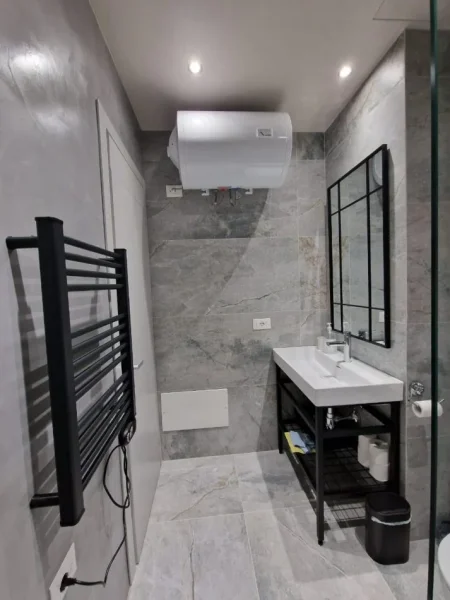 Tirane, jepet me qera 1+1 Kati 3, 60 m² 700 € (kopshti zoologjik)