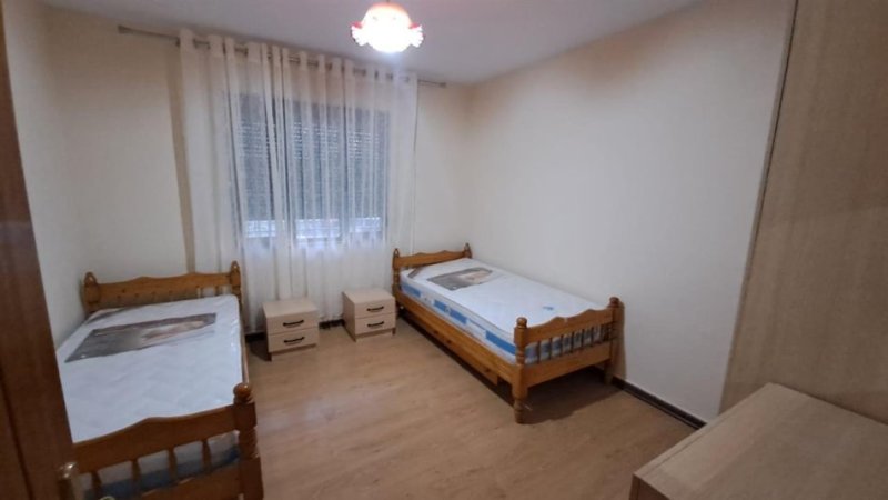 Tirane, jepet me qera apartament 2+1 Kati 1, 74 m² 500 € (Porcelan)